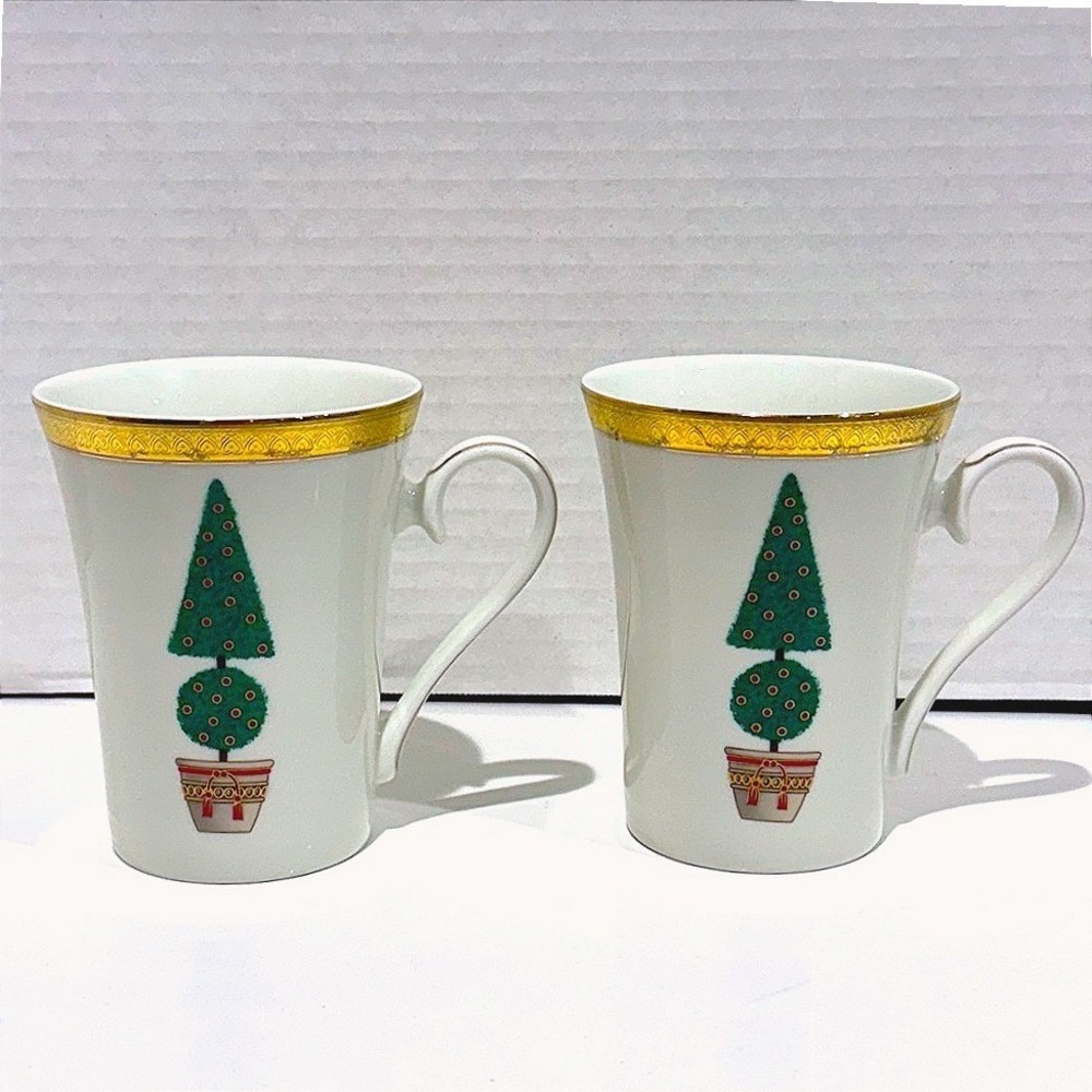 Mikasa Topiary L3282 Fine China Mugs Set of 2 Christmas Holiday Gold Trim